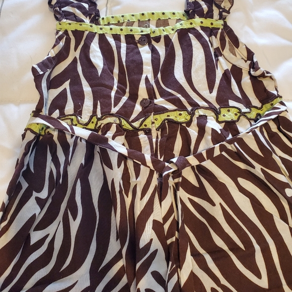 Girls dress, Brown, white, florescent green yellow colors size 8 - Picture 6 of 7